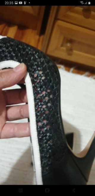 Zapatos de tacón Zara negros y blancos