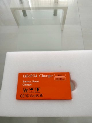 Cargador LiFePO4 12V 10A
