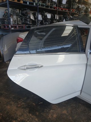 PUERTA TRASERA DERECHA Hyundai i40 cw (VF)(2011->)