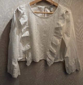 Blusa blanca Forever 21 bordada