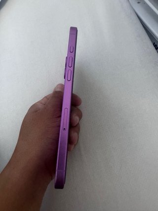 iPhone 16 Plus Morado
