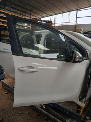 PUERTA DELANTERA DERECHA Peugeot 208 (01.2012->)