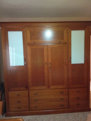 Dormitorio de matrimonio de madera