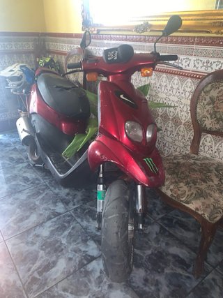 Escúter 50cc Rojo y Negro