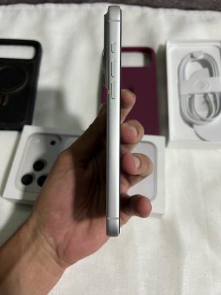 iPhone 17 Pro Max silver
