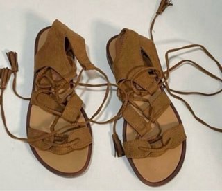 Sandalias romanas con cordones