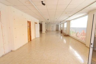 Local comercial en venta en Playa del Cura en Torrevieja