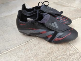 Botas de fútbol Adidas Predator Negras/Rojas