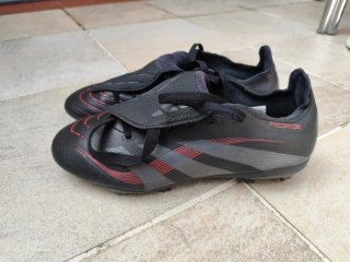 Botas de fútbol Adidas Predator Negras/Rojas