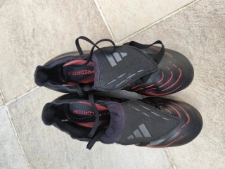 Botas de fútbol Adidas Predator Negras/Rojas