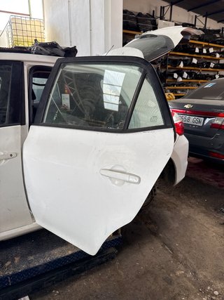 PUERTA TRASERA IZQUIERDA Toyota Auris (E18)(10.2012->)