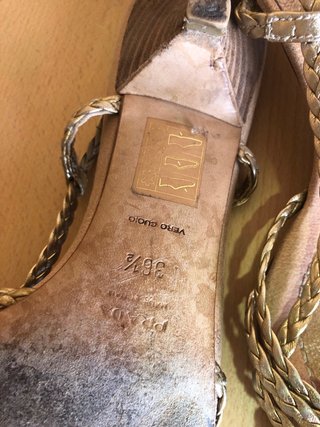 Sandalias Prada Tacón Beige Dorado Trenzadas