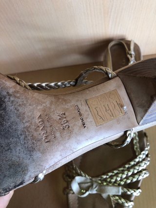 Sandalias Prada Tacón Beige Dorado Trenzadas