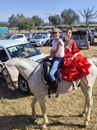 Traje de flamenca rosa y rojo talla 14