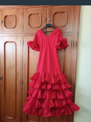 Traje de flamenca rosa y rojo talla 14