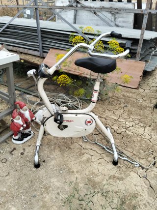 Bicicleta estática BH 687022011