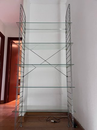 Estantería de cristal y metal