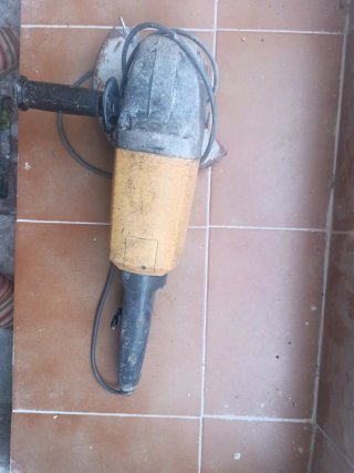 Amoladora angular eléctrica