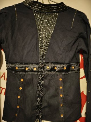 Camiseta Hoss Negra y Dorada Talla L