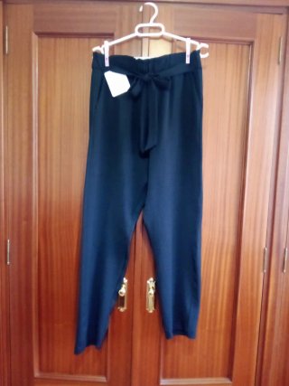Pantalón sin ESTRENAR con ETIQUETA con cinturón