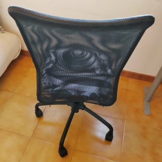 Silla de escritorio con diseño. PERFECTO ESTADO
