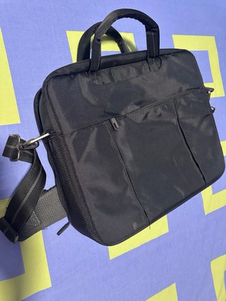 Maletín portátil negro es un regalo.