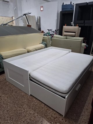 Cama Diván Brimnes + 2 Colchones con cajones