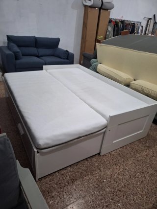 Cama Diván Brimnes + 2 Colchones con cajones