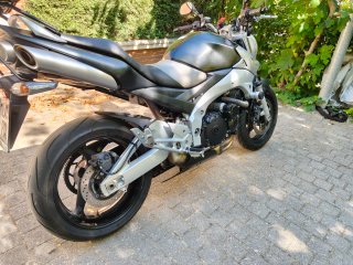 Suzuki GSR 600 Naked
