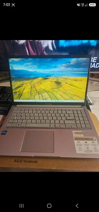Portátil ASUS Vivobook 15