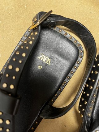 Sandalias Zara T.42 Tachuelas Doradas