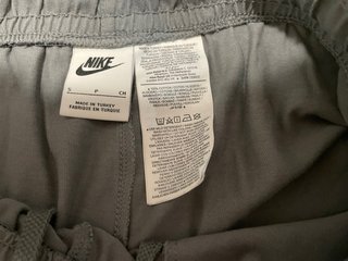 Calzonas Nike grises
