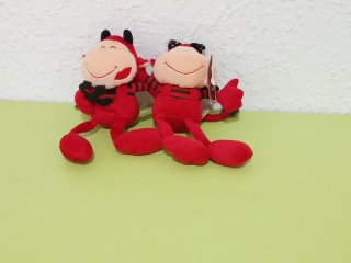 Pareja de peluches demonio
