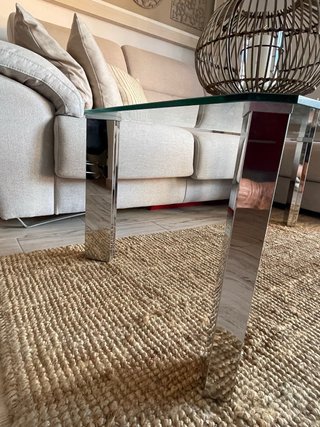 Mesa de salón cristal pies cromados