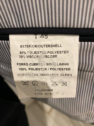 Traje azul marino