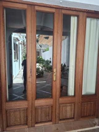 Puertas de madera con cristal