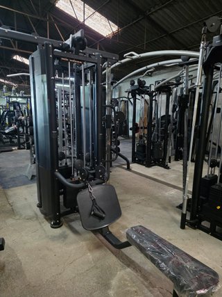 Máquina de gimnasio multifunción