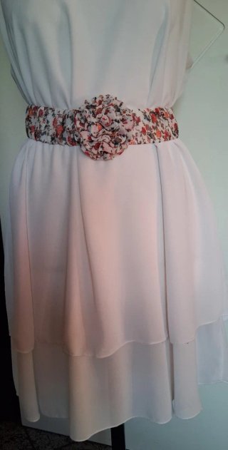 Vestito donna smanicato con cintura floreale