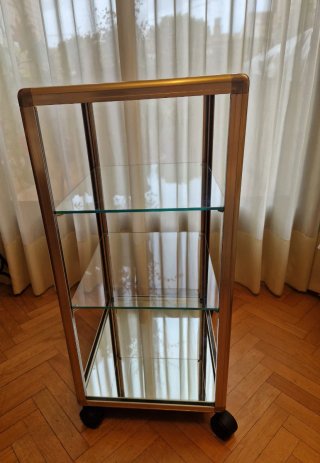 Estantería Metálica y Cristal Dorada