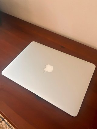 MacBook Air 2013 Plata. Em funcionamiento. Usado