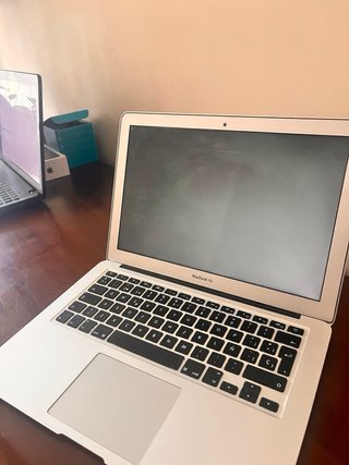 MacBook Air 2013 Plata. Em funcionamiento. Usado
