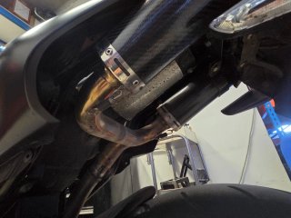 Suzuki GSR 600 Escape Carbono