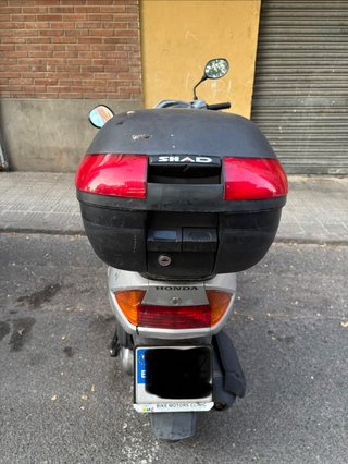 Honda Lead 100 Plata
