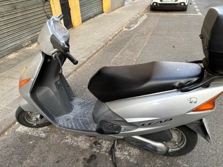 Honda Lead 100 Plata