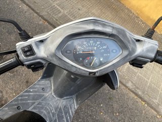 Honda Lead 100 Plata