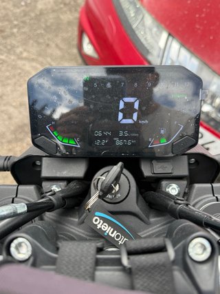 Voge 125r Negra