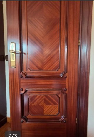 Puerta de madera interior