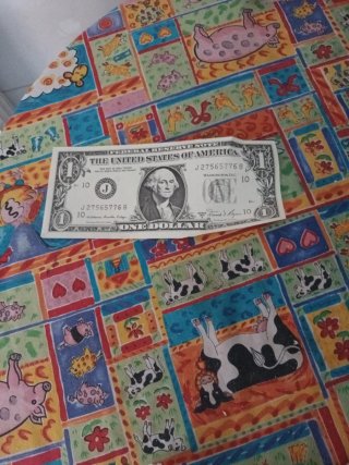 Dólar gigante de papel