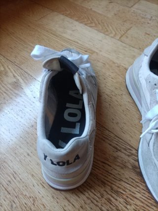 Zapatillas Bimba y Lola Talla 36 Beige/Blanco