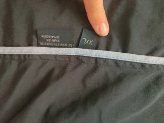 Parka de verano para hombre azul marino.